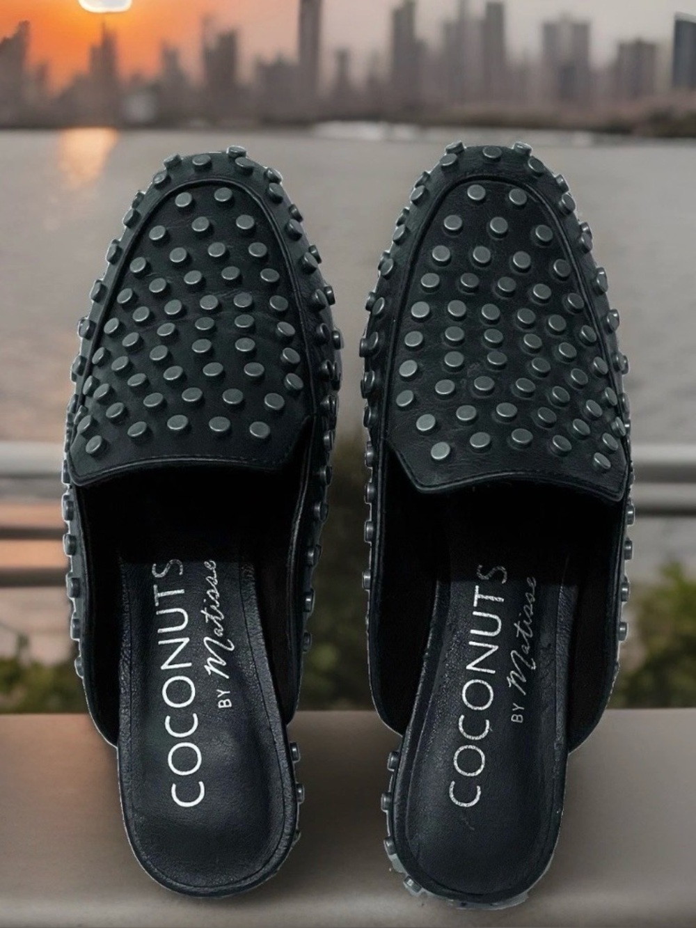 Coconuts By Matisse Kitty Mules Flats Black Studded Shoes Women's Size 6 Slip-on